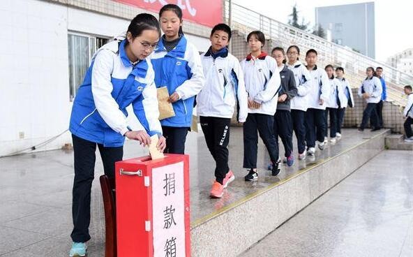 【快讯】大肚女童今日来京诊怪病