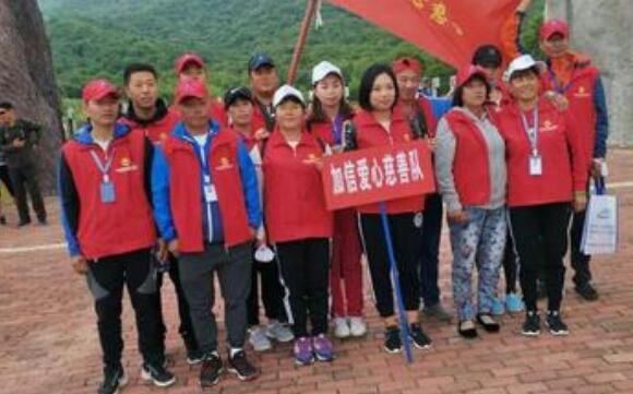 【公益行】众星齐聚轻松筹公益盛典，影后惠英红荣获“2019年度杰出公益人物